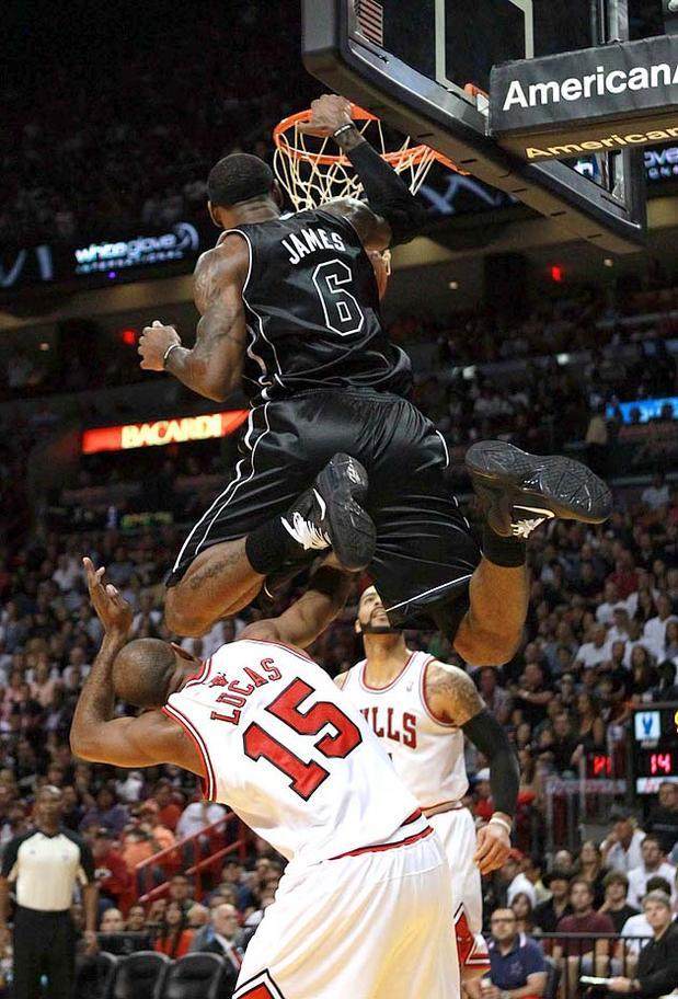 1631883292343093149.jpg bron-dunk29a_1314530c.jpg