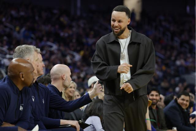 星空体育中国-勇士该不该让库里歇到赛季末？